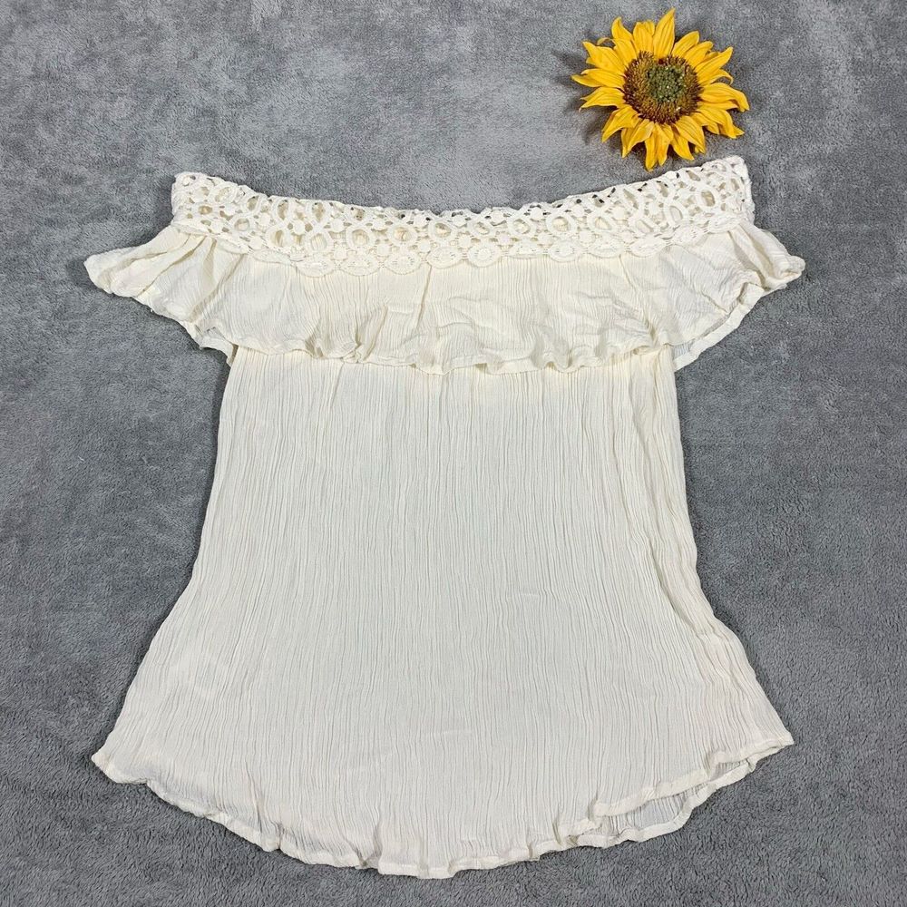 entro Cream Off-Shoulder Crochet Ruffle Blouse